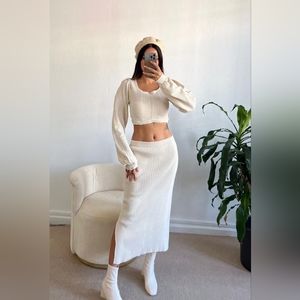 Two pieces set a skirt with crop top long sleeve shirt